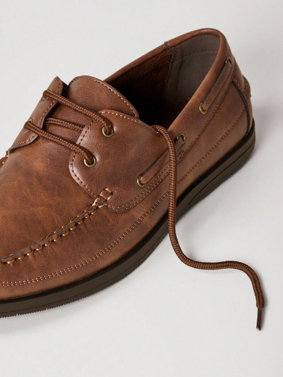 Men's Classic Lace-Up Boat Shoes