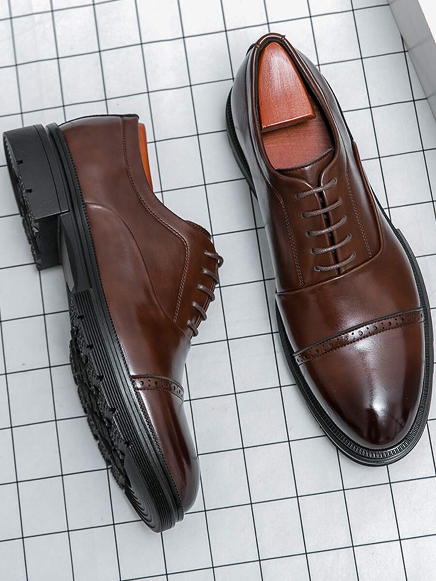 Men's Lace-Up Oxford Shoes