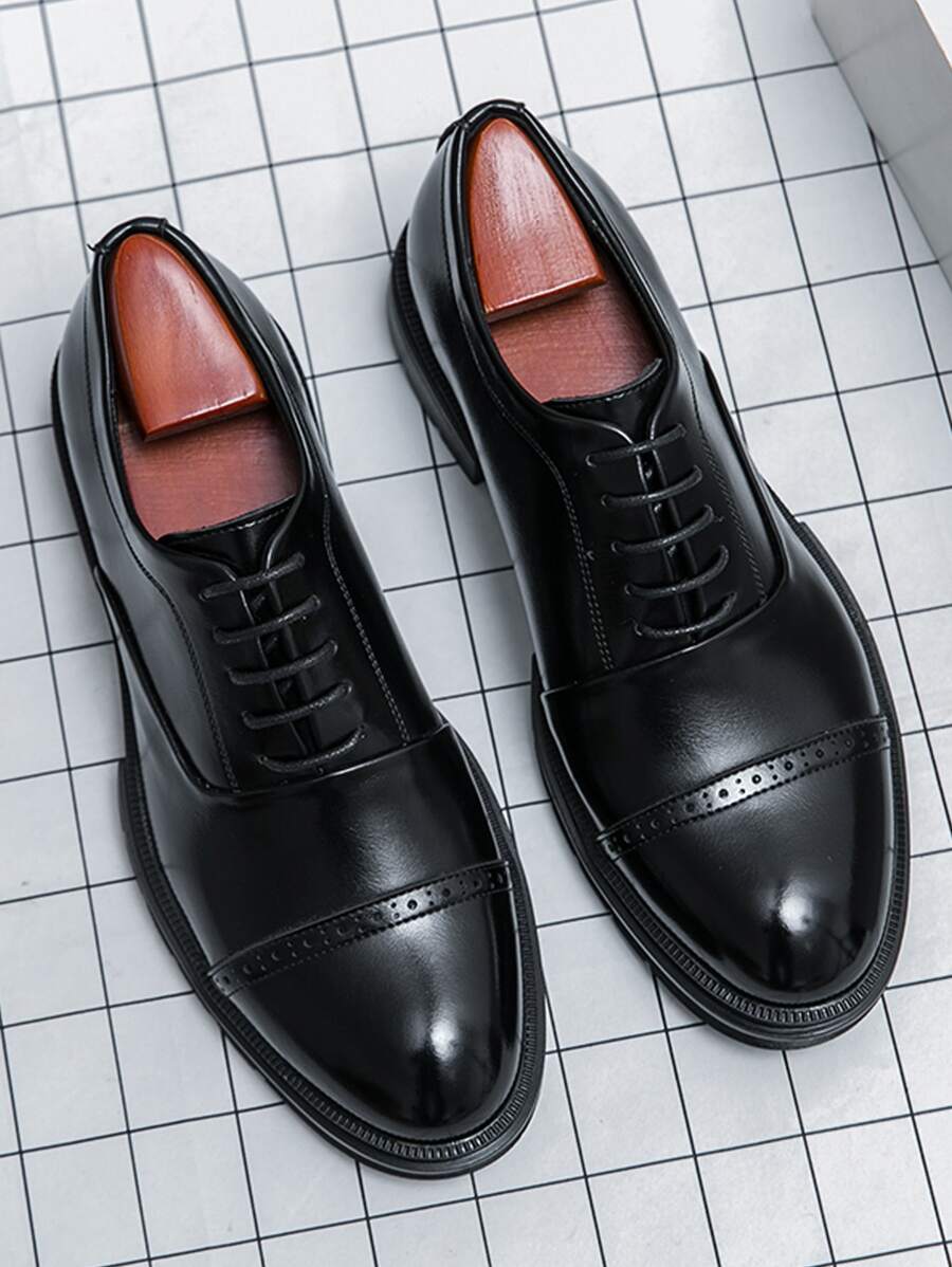 Men's Lace-Up Oxford Shoes